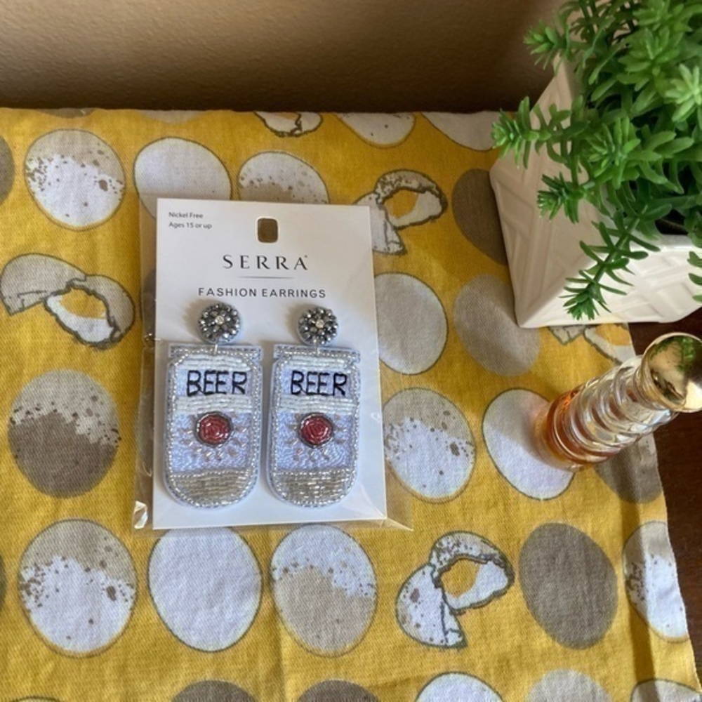 Aldi Serra shiny beaded Beer can earrings